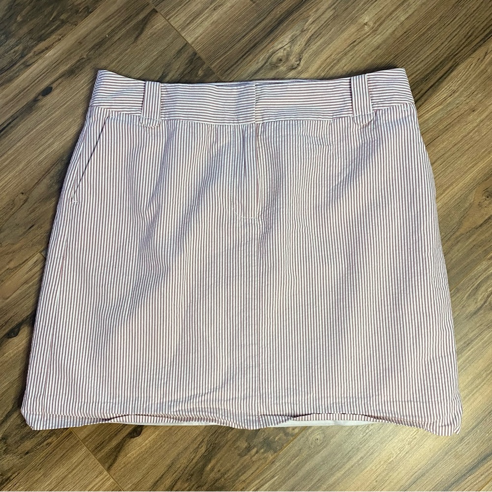 super cute pink and white striped skirt💗